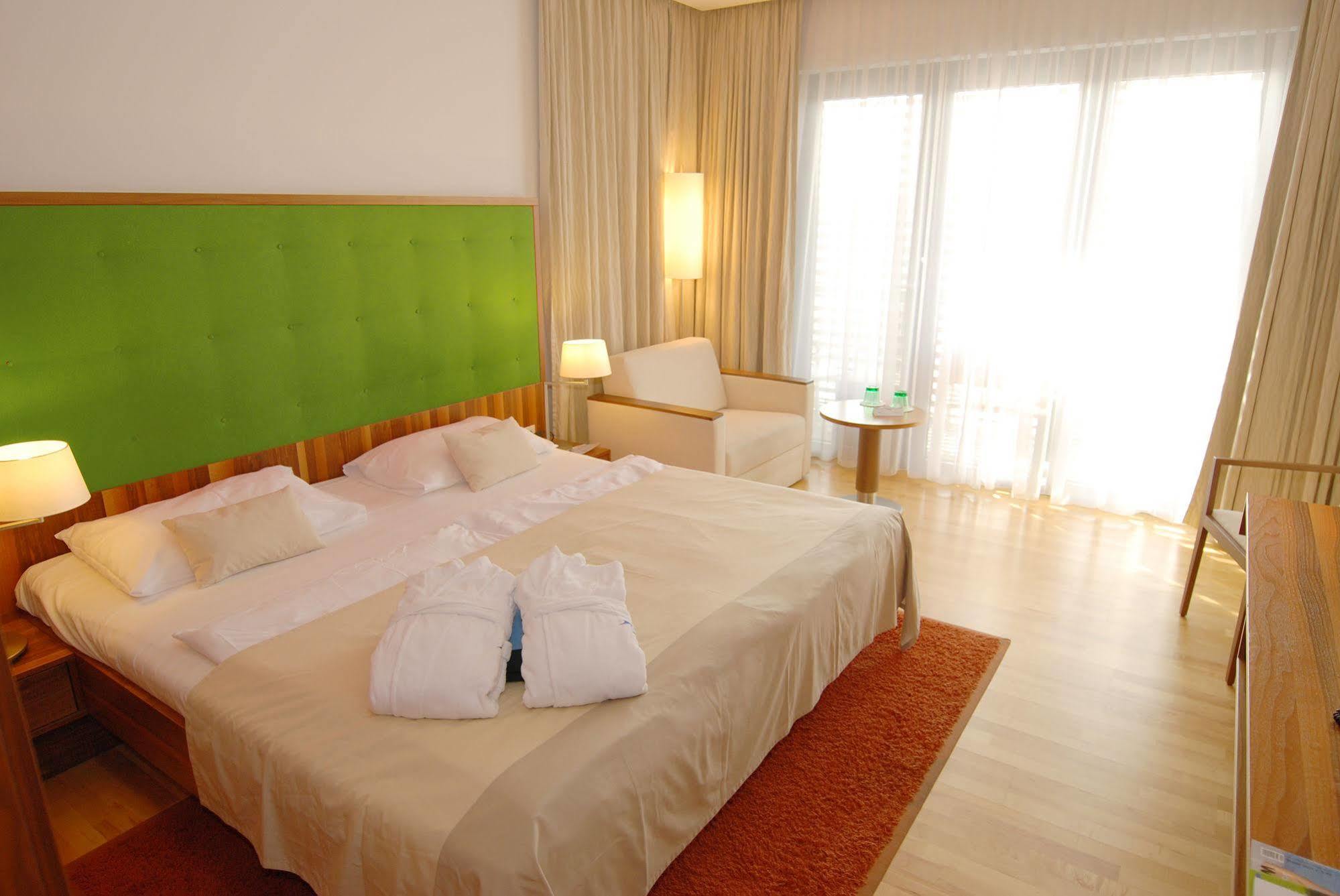 Therme Laa - Hotel&Silent Spa Laa an der Thaya Buitenkant foto